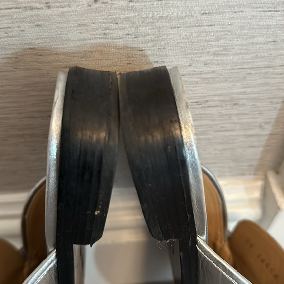 Salvatore Ferragamo Women's Silver Leather Flat Slides Shoe SZ 9 - Picture 7 of 7